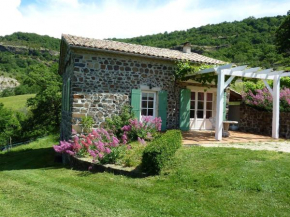 Beautiful Holiday Home in Saint Pons near Forest